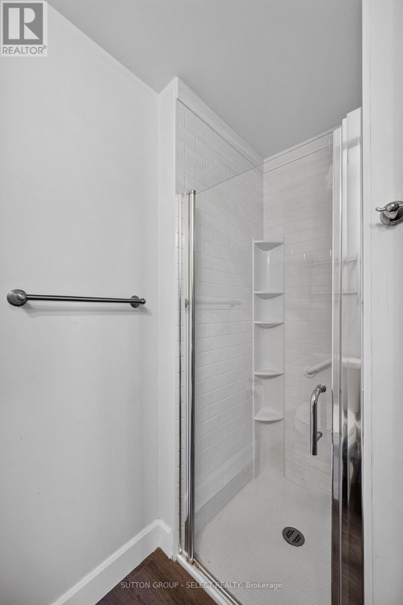 1104 - 76 Baseline Road W Property Photo 25