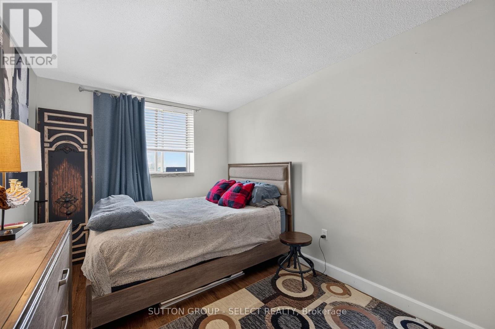 1104 - 76 Baseline Road W Property Photo 26