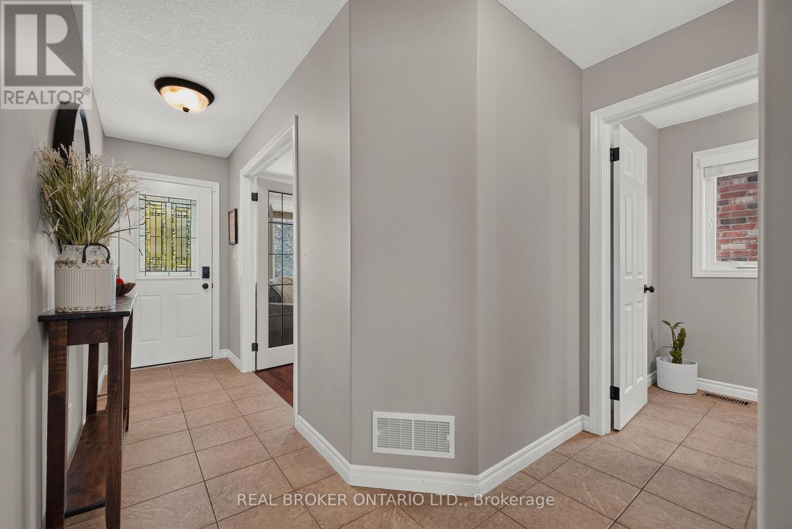 38 Roberta Street Property Photo 4