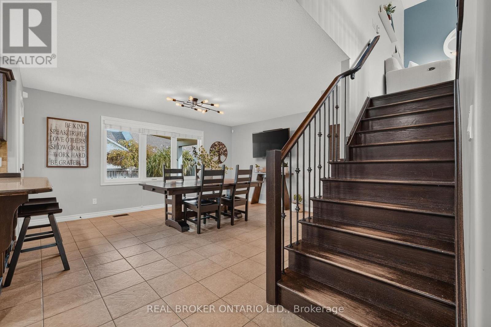 38 Roberta Street Property Photo 6