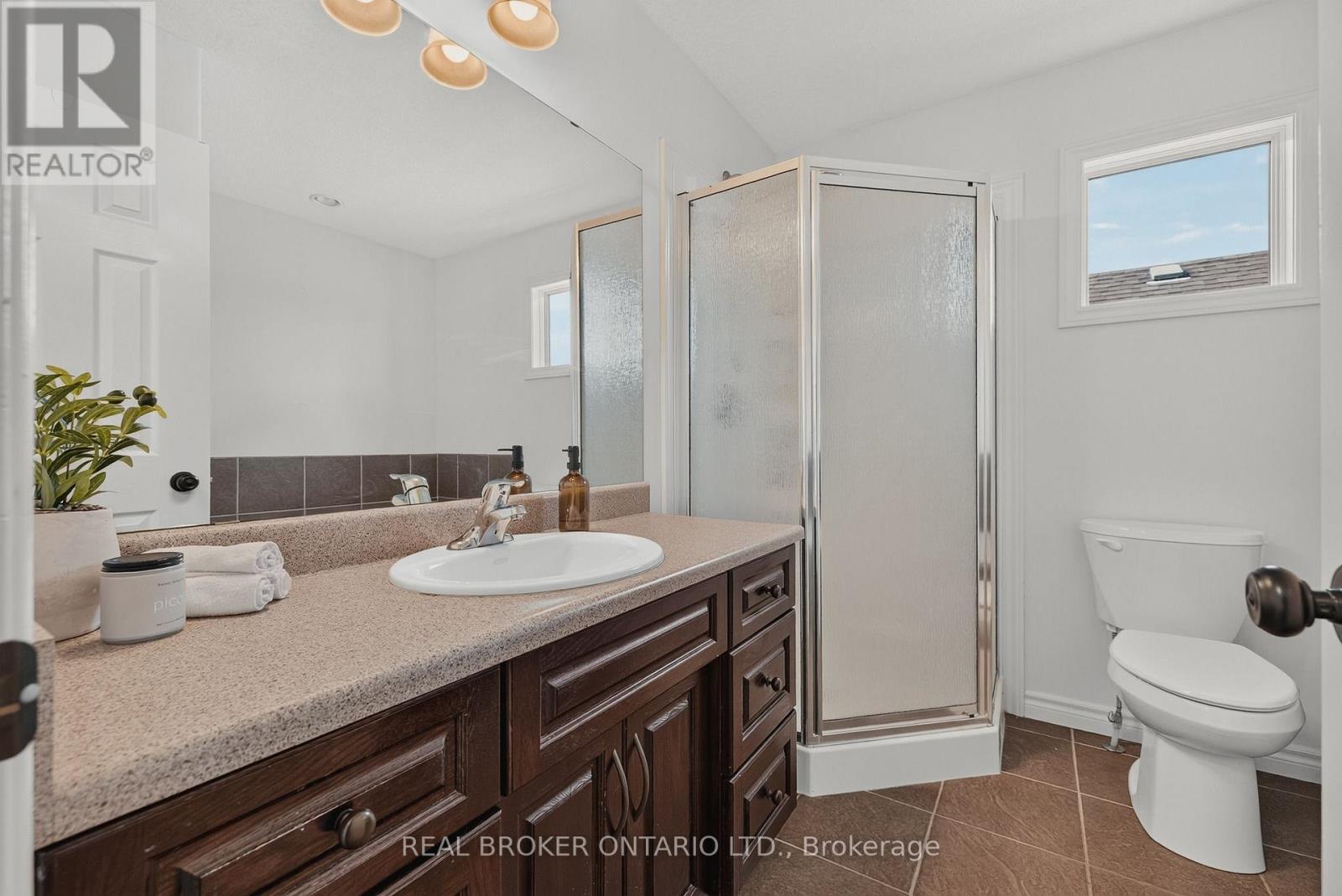 38 Roberta Street Property Photo 28