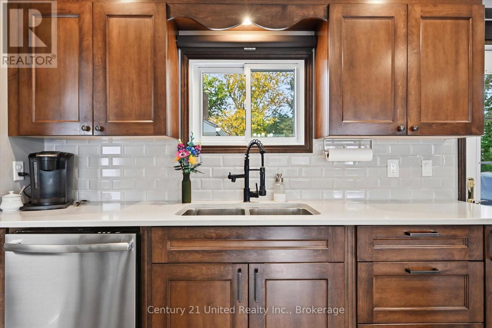 5 Emily Court Property Photo 5