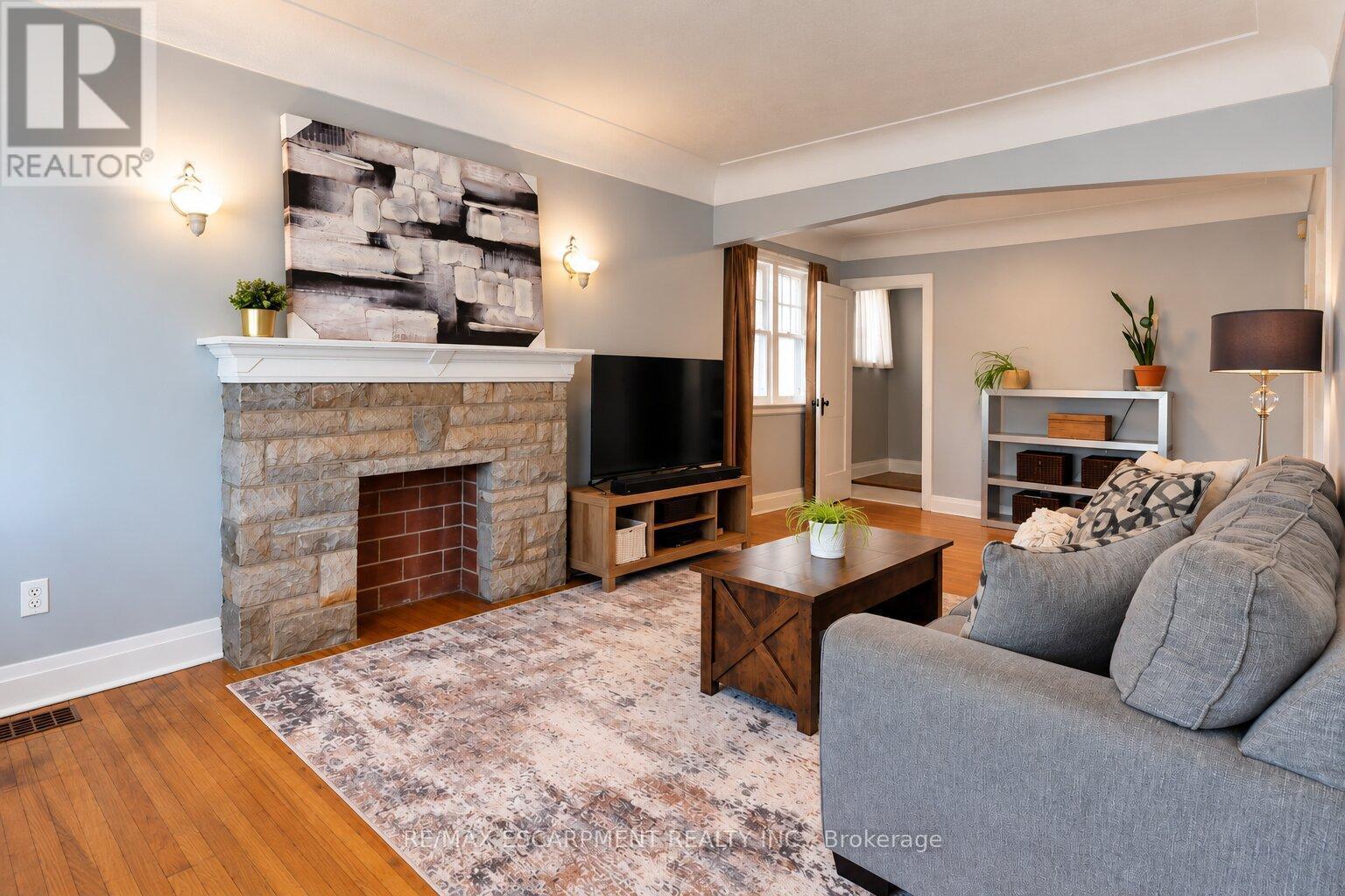 75 Barons Avenue Property Photo 7