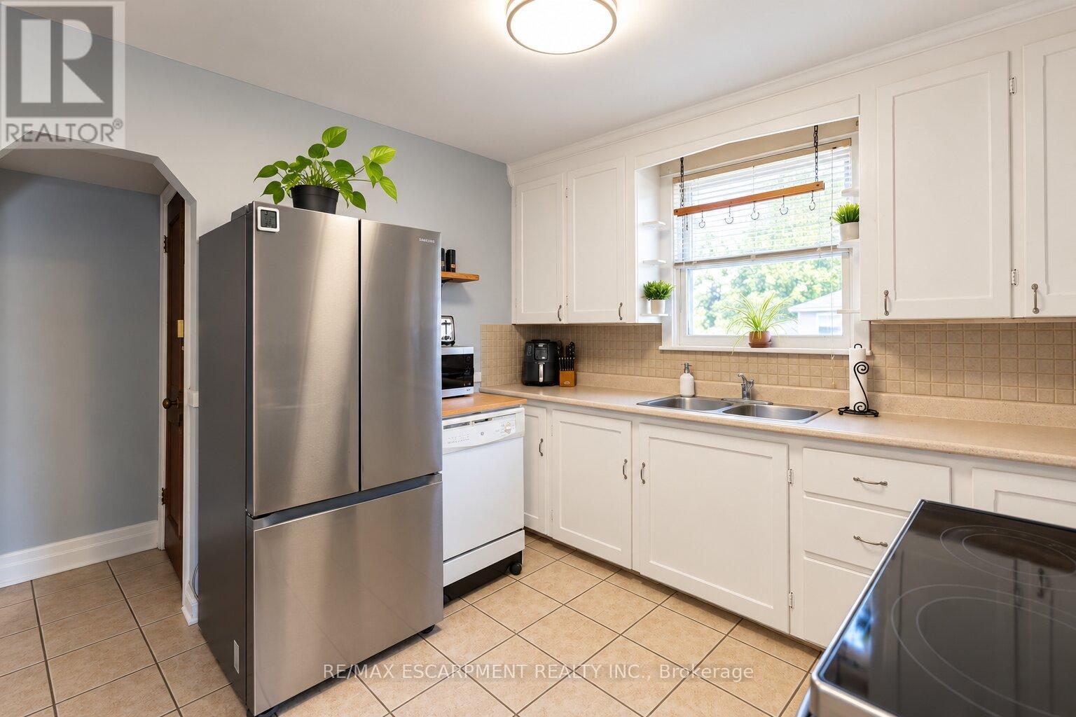 75 Barons Avenue Property Photo 14