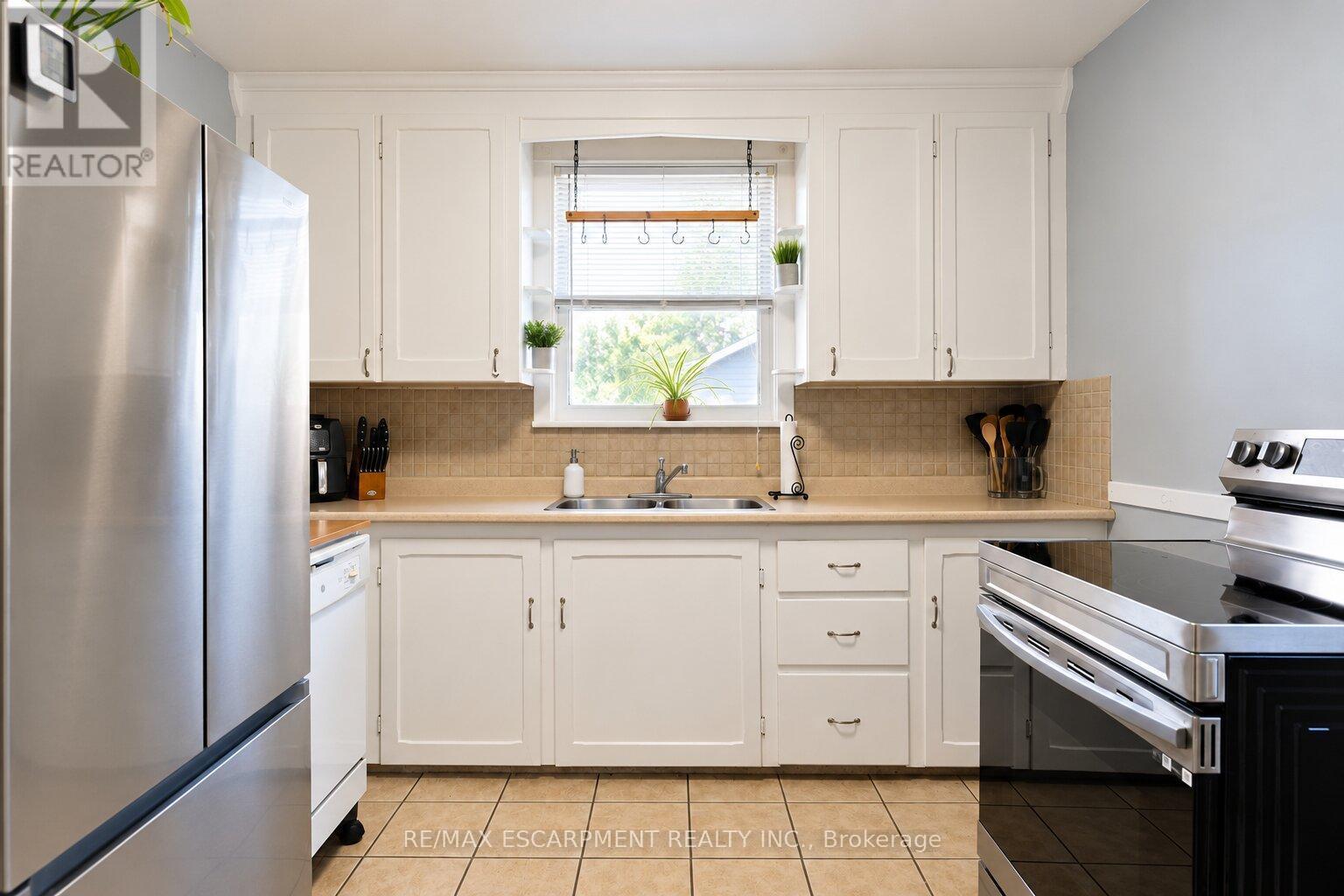 75 Barons Avenue Property Photo 15