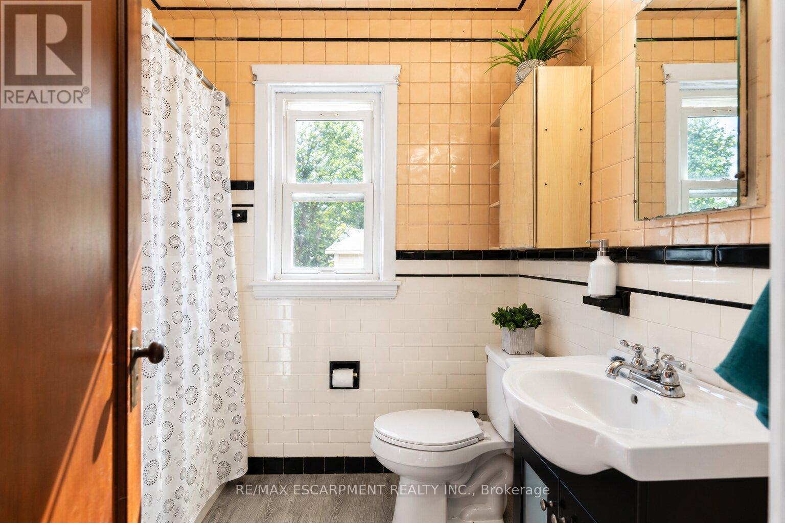 75 Barons Avenue Property Photo 21