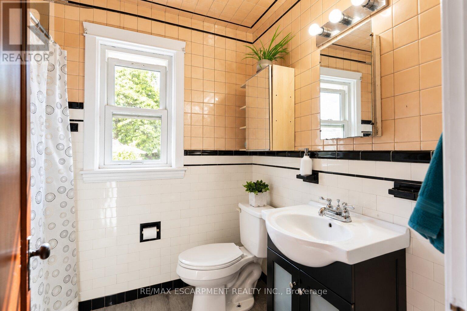 75 Barons Avenue Property Photo 22