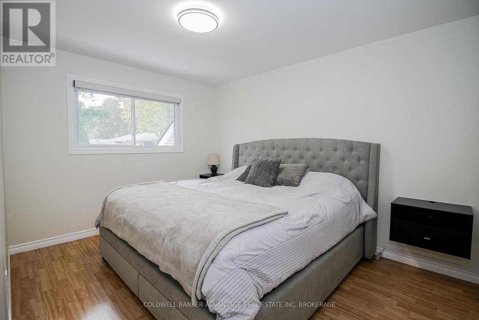 11 Fallingbrook Drive Property Photo 20