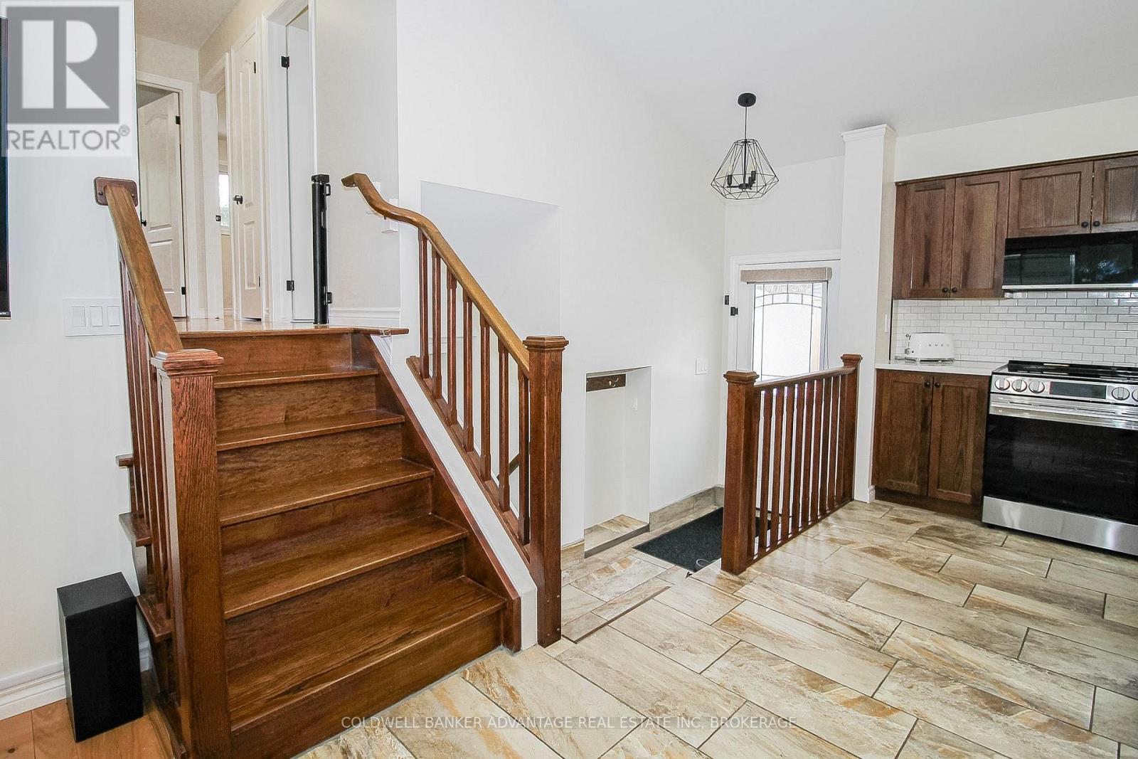 11 Fallingbrook Drive Property Photo 22