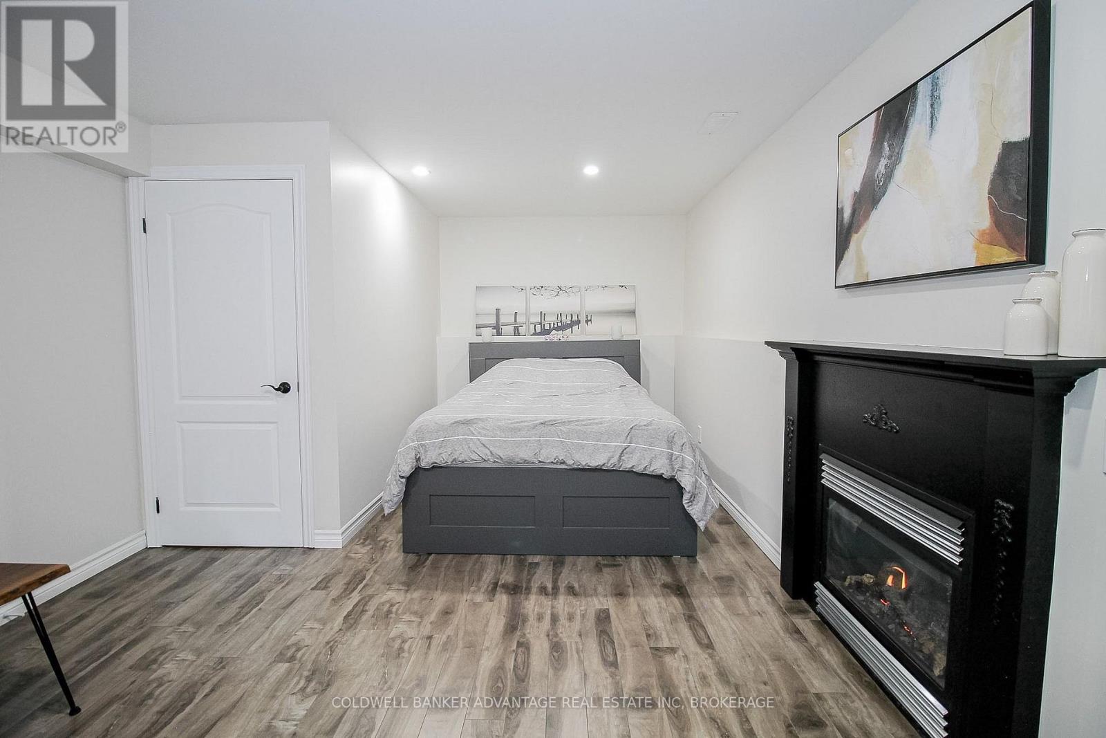 11 Fallingbrook Drive Property Photo 30