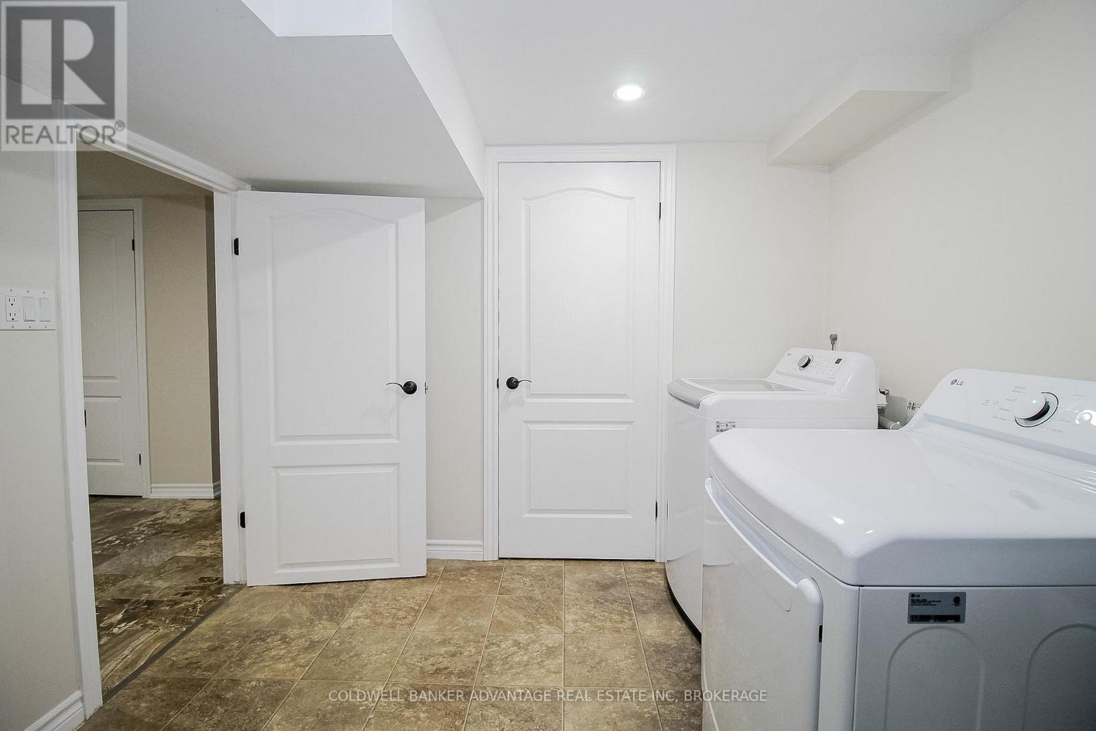 11 Fallingbrook Drive Property Photo 35