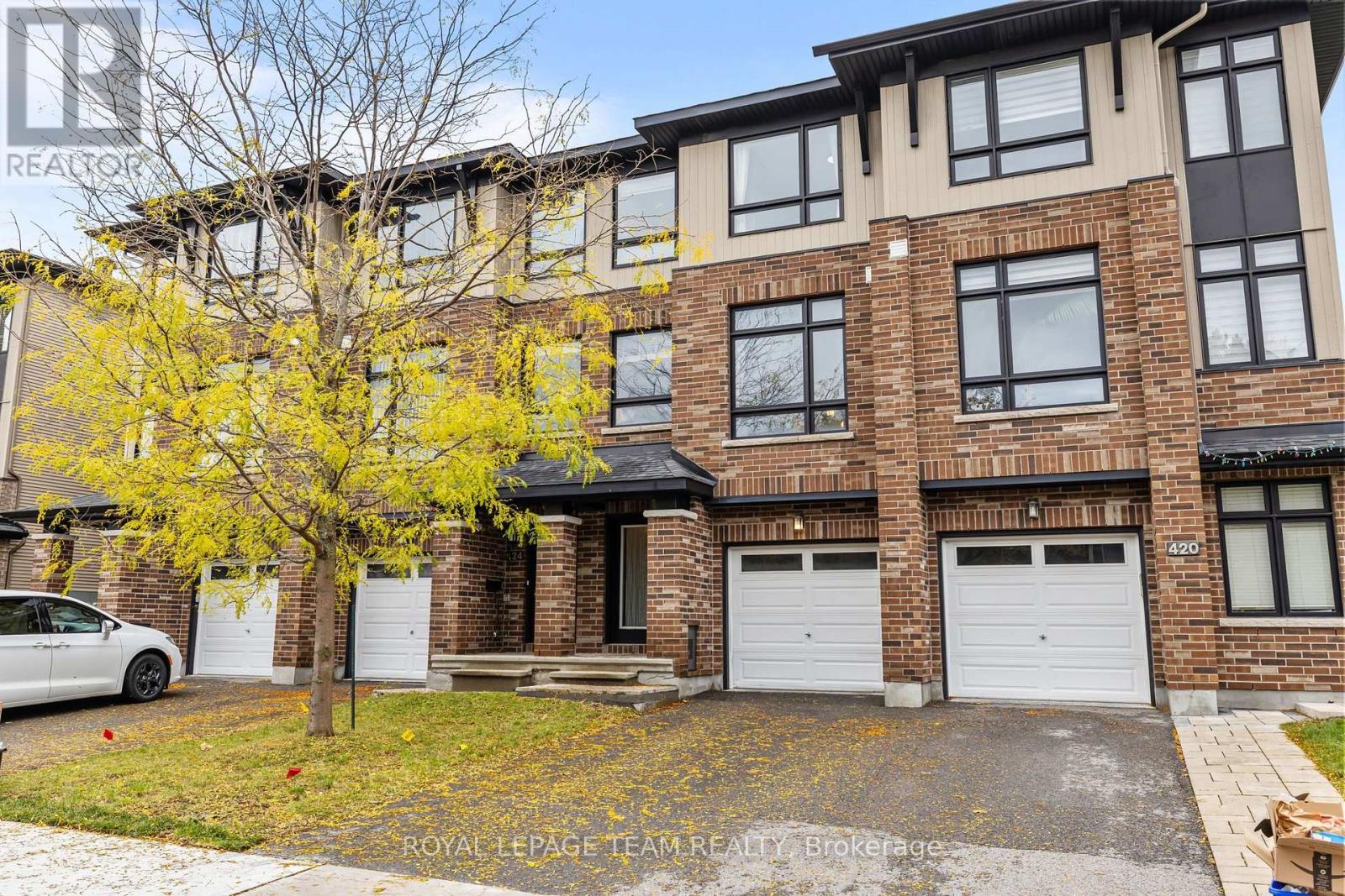 422 Tralee Road Property Photo 2