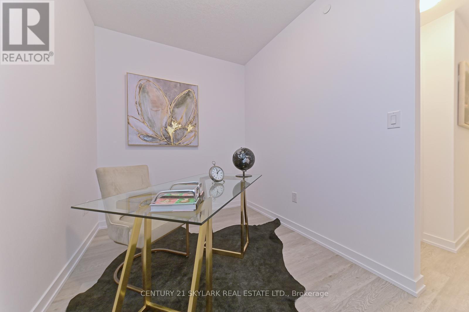 401 - 460 Dundas Street E Property Photo 8