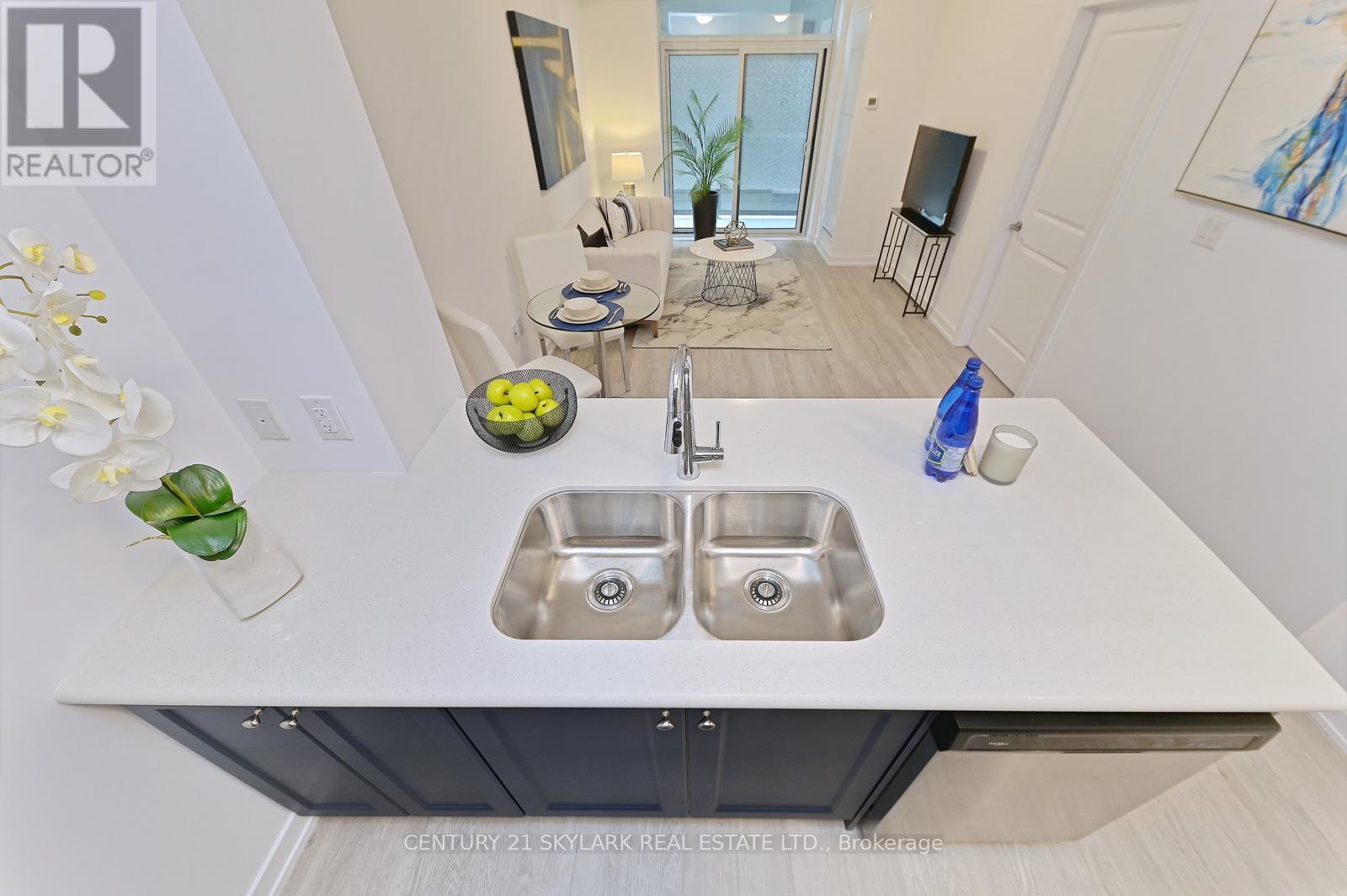 401 - 460 Dundas Street E Property Photo 13