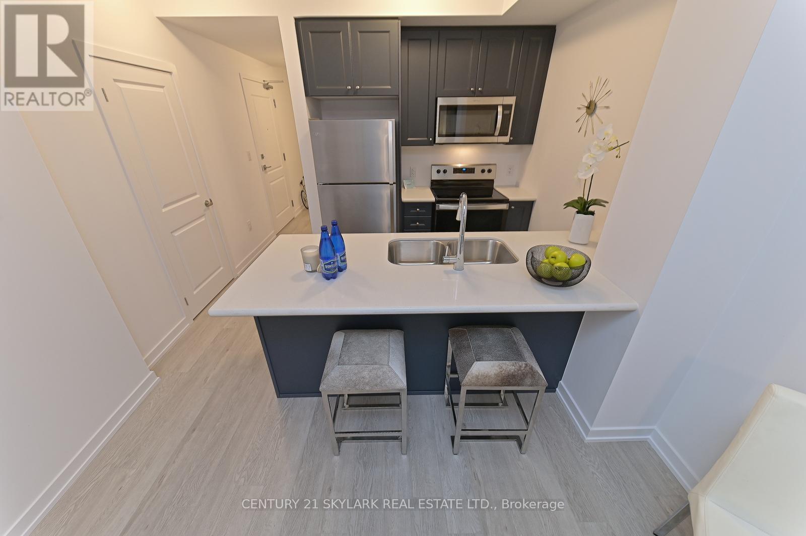 401 - 460 Dundas Street E Property Photo 14