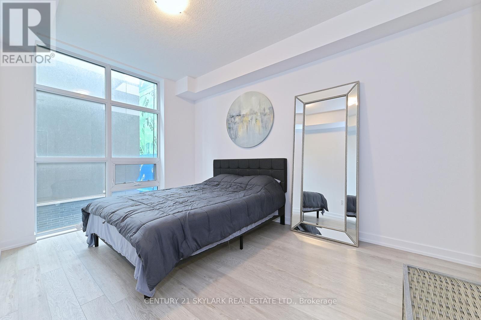 401 - 460 Dundas Street E Property Photo 25