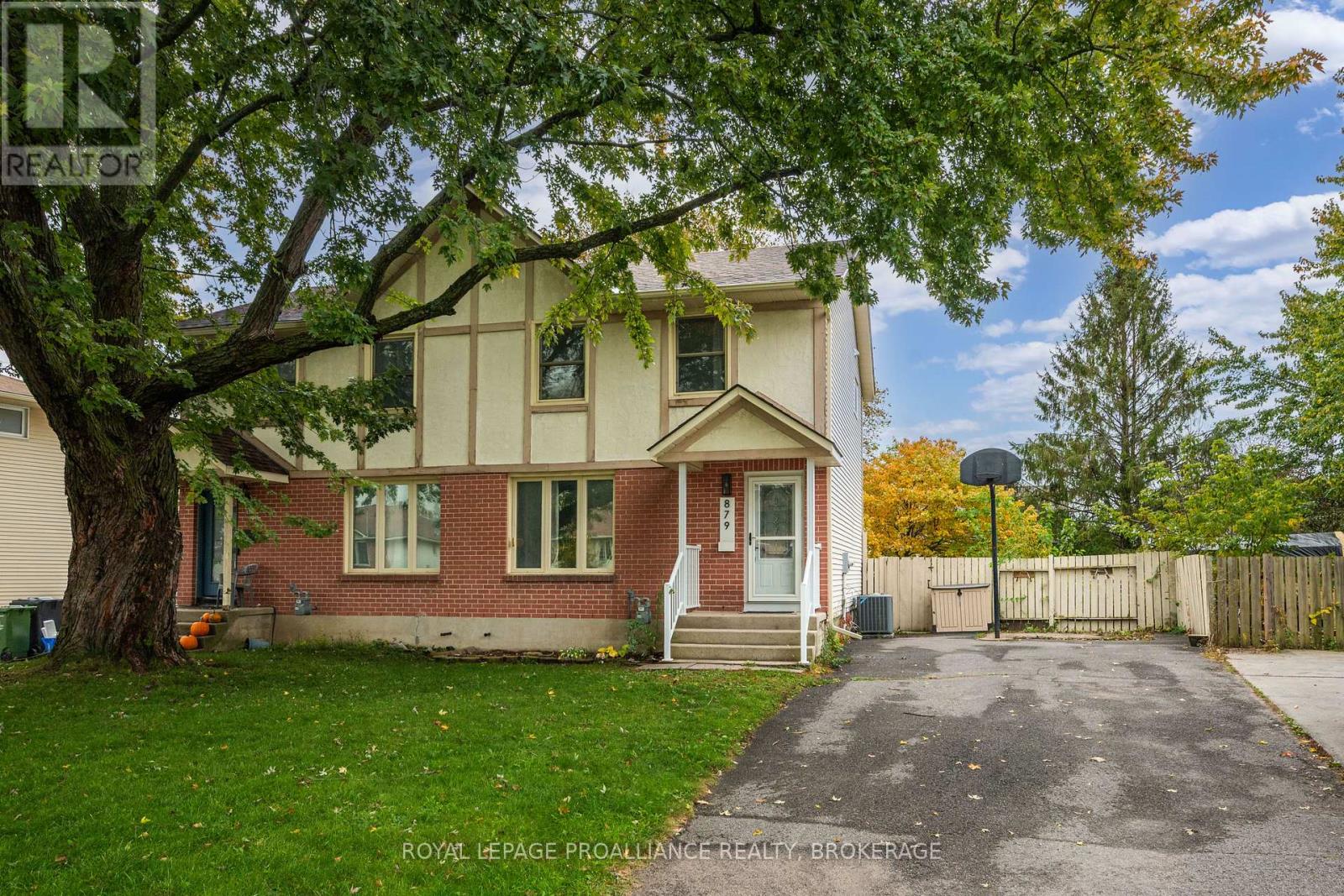879 BEACONHILL COURT