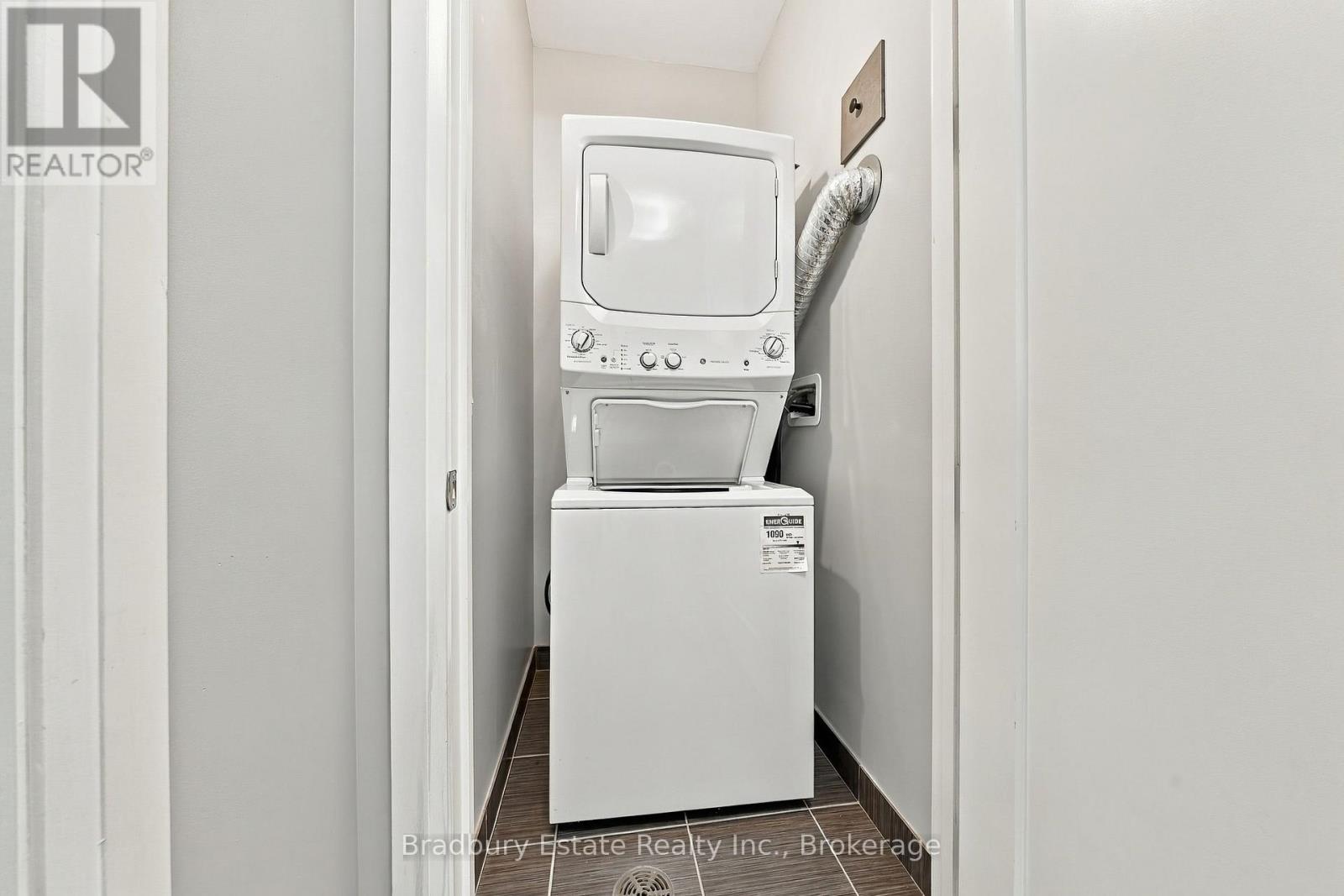 607 - 112 King Street E Property Photo 17
