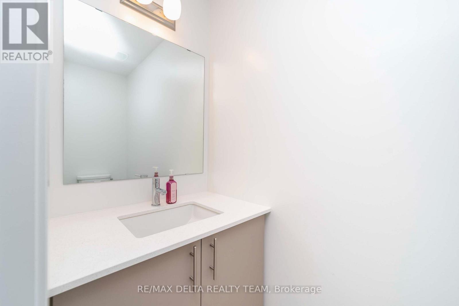 631 Knotridge Street Property Photo 14