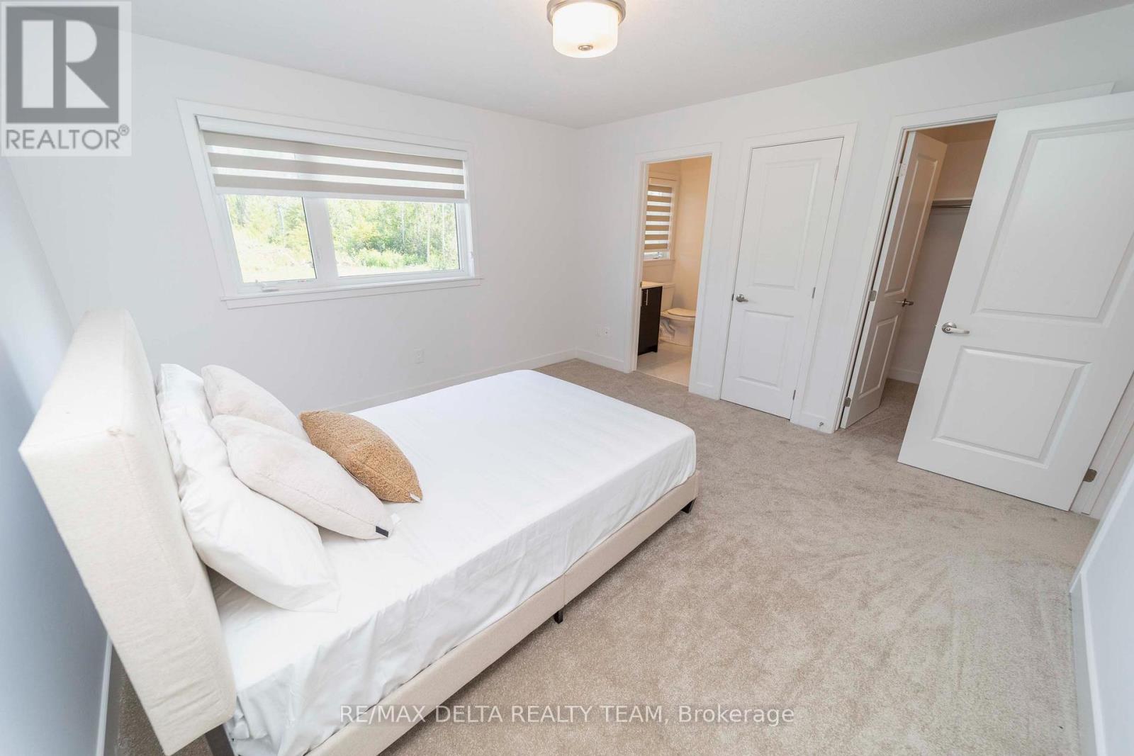 631 Knotridge Street Property Photo 16