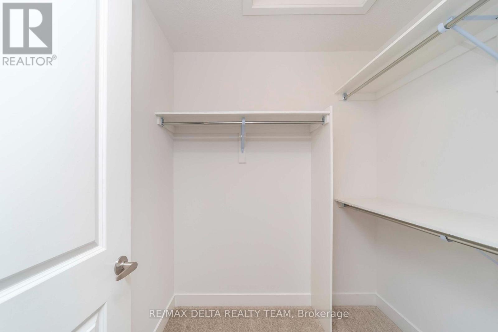 631 Knotridge Street Property Photo 17