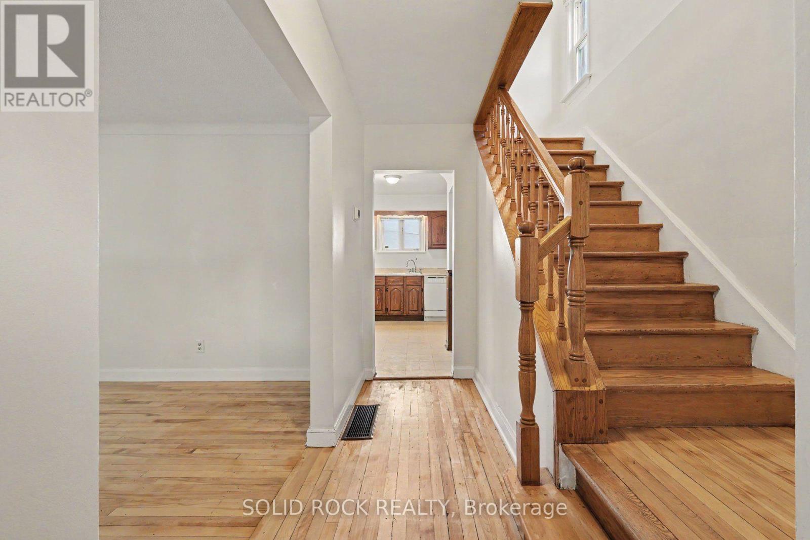 667 Alesther Street Property Photo 4