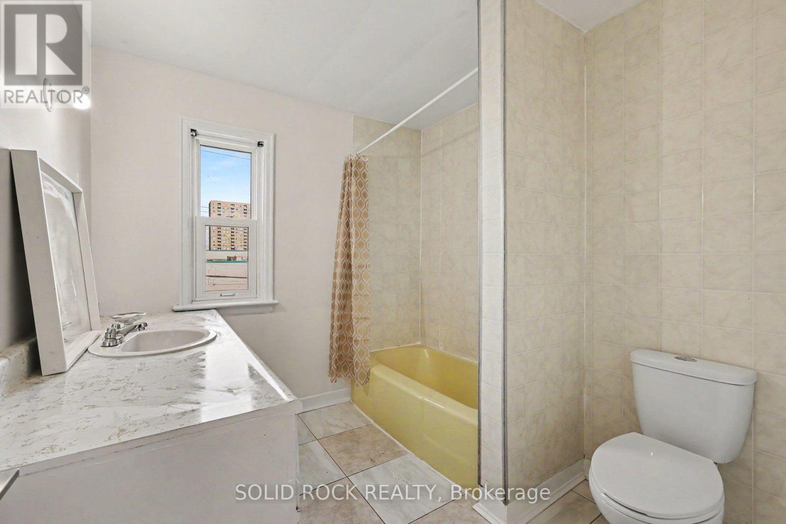 667 Alesther Street Property Photo 16