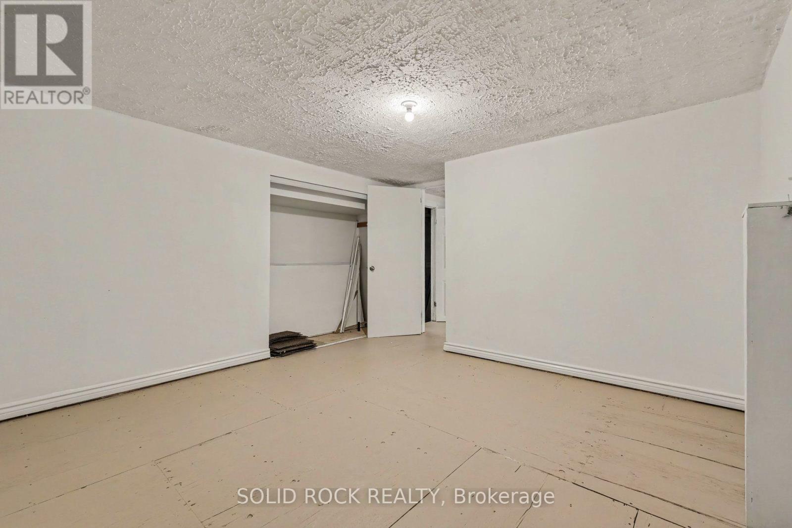 667 Alesther Street Property Photo 25
