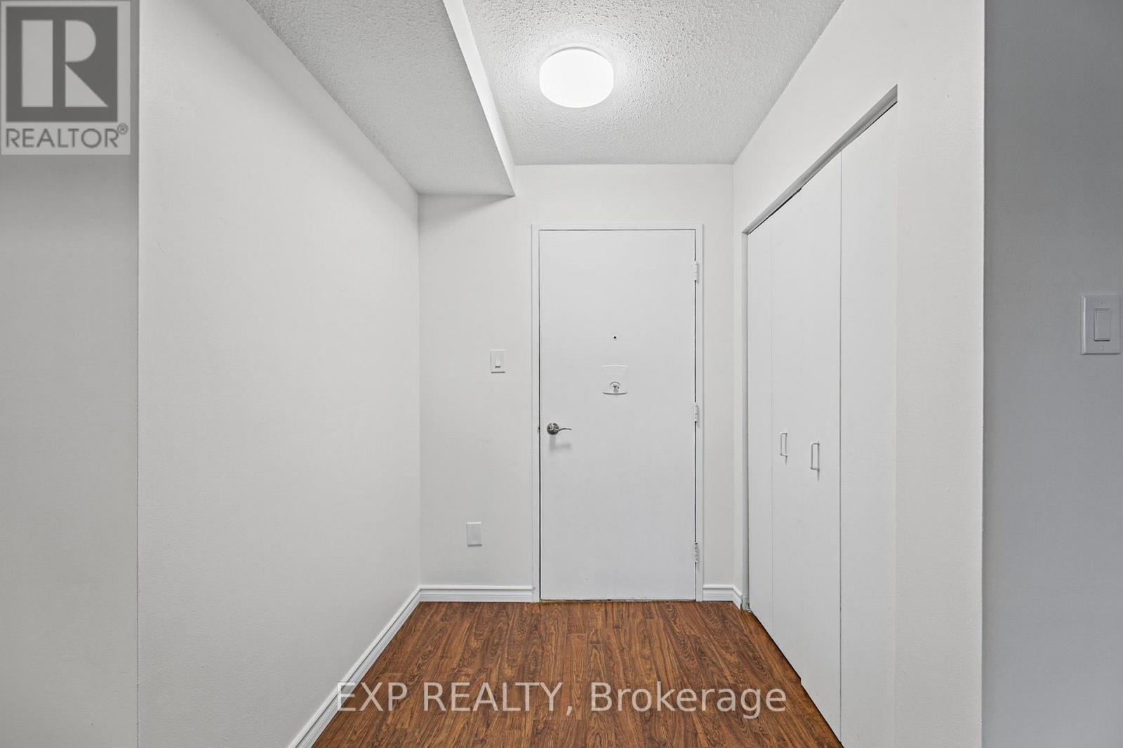 405a - 2044 Arrowsmith Drive Property Photo 5