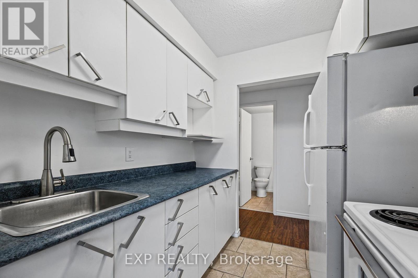 405a - 2044 Arrowsmith Drive Property Photo 21