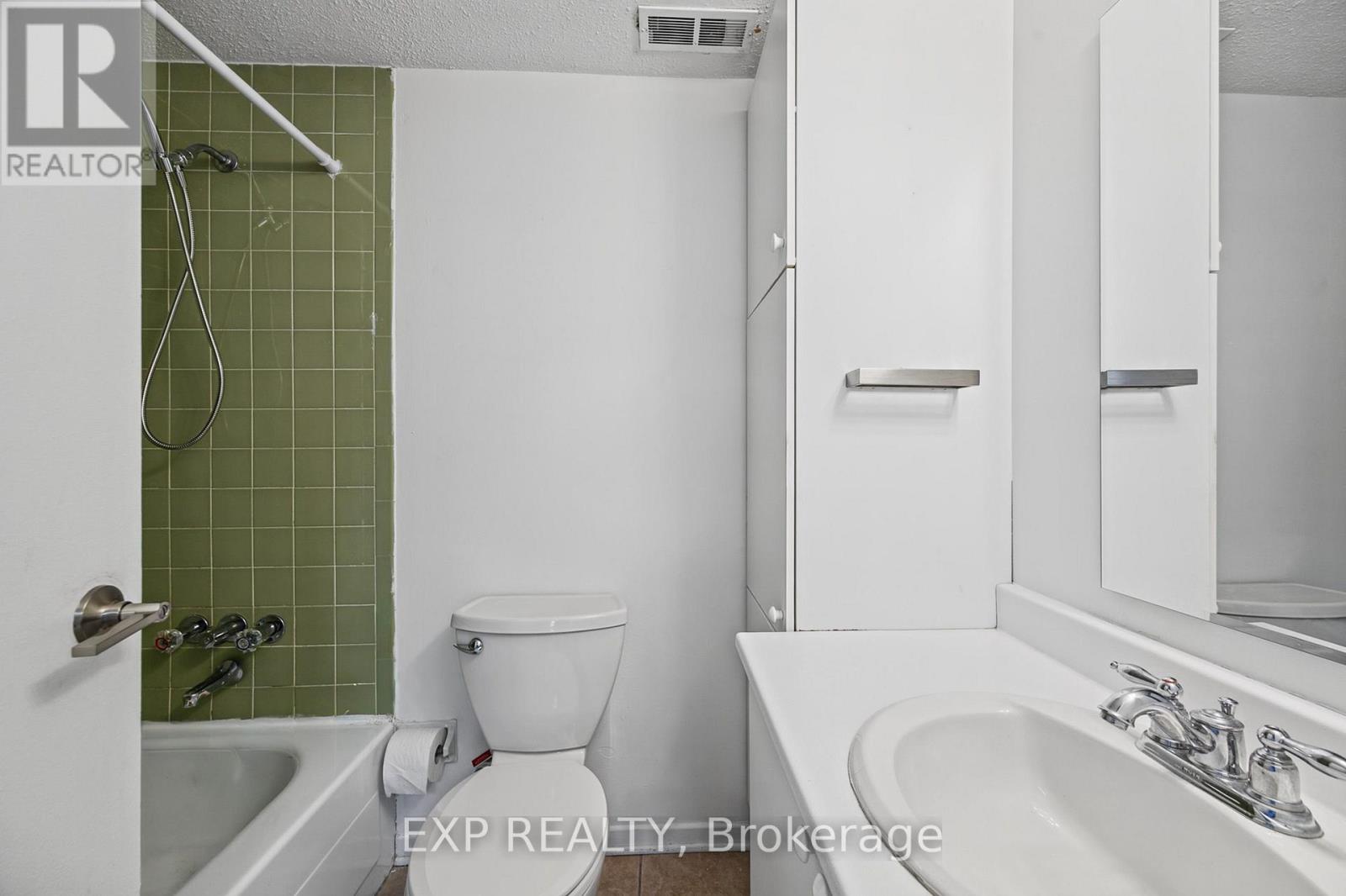 405a - 2044 Arrowsmith Drive Property Photo 29
