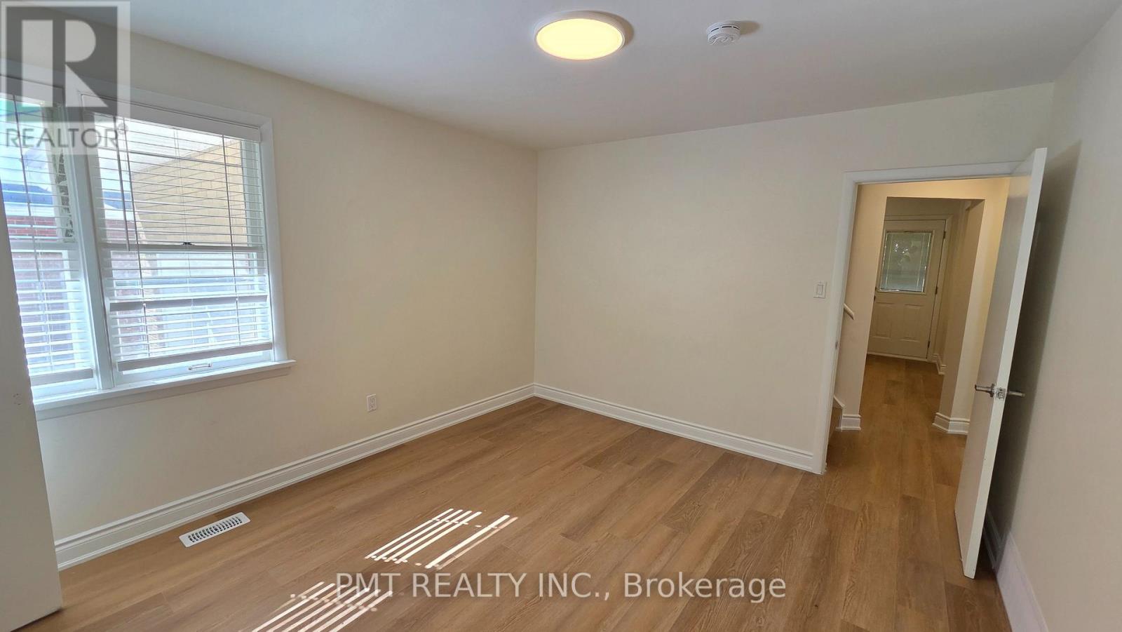 143 Elgin Crescent Property Photo 3
