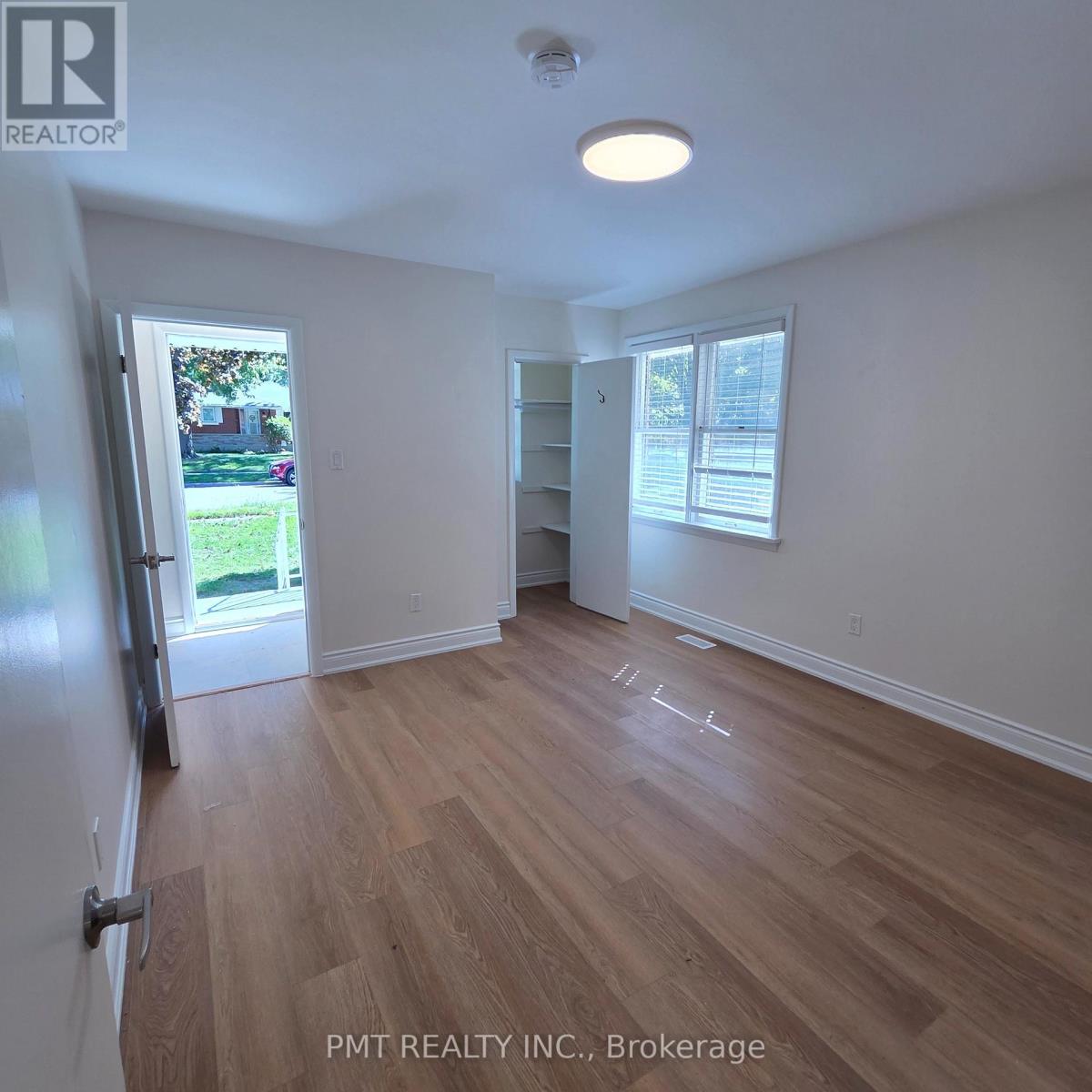 143 Elgin Crescent Property Photo 4