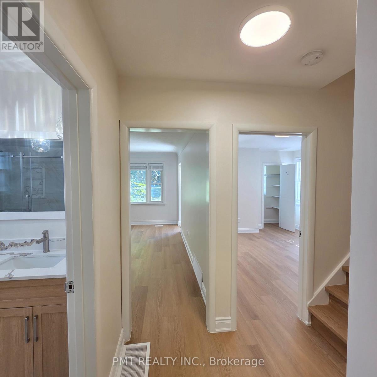 143 Elgin Crescent Property Photo 9