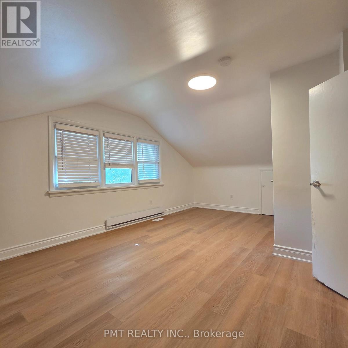 143 Elgin Crescent Property Photo 19