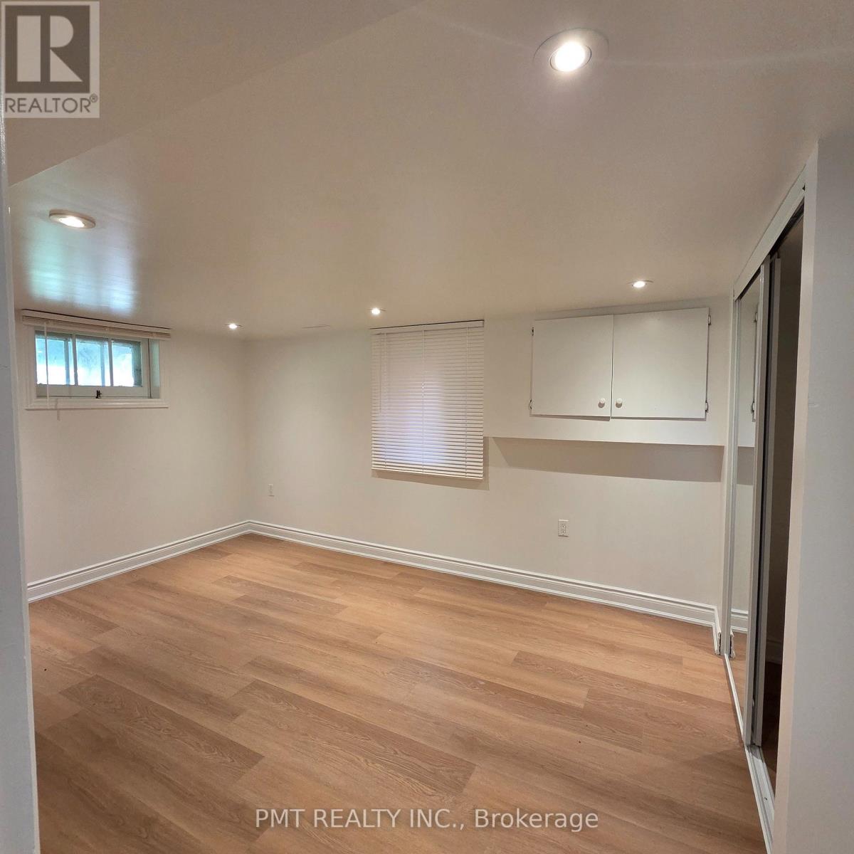 143 Elgin Crescent Property Photo 27