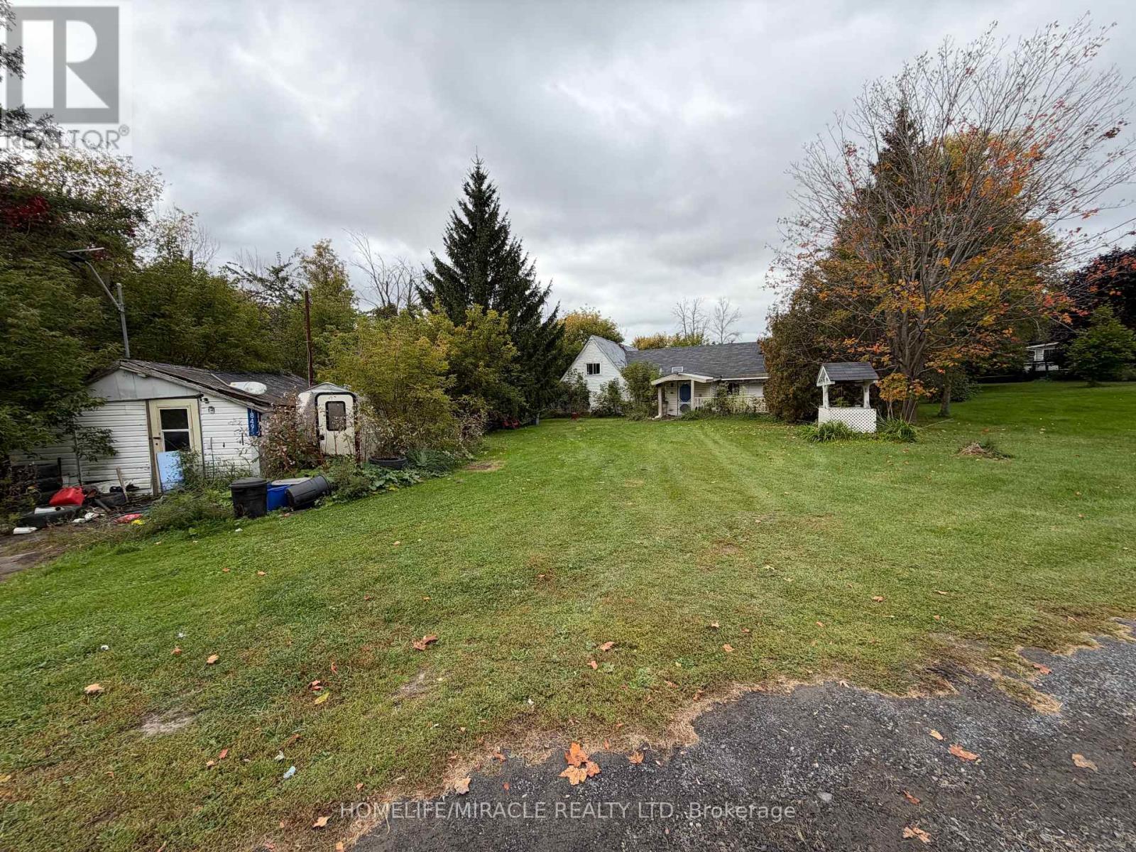 18495 Dundas Street Property Photo 1