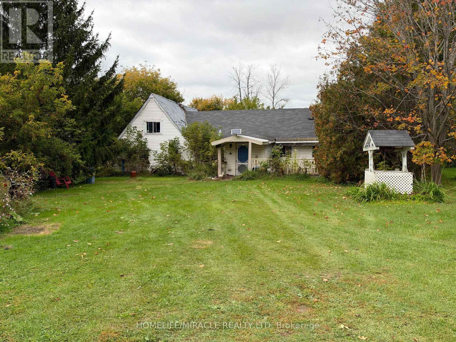 18495 Dundas Street Property Photo 2