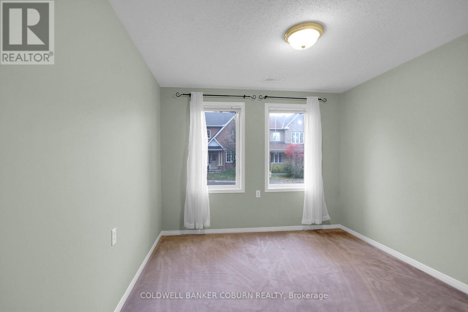 F - 10 Daybreak Street Property Photo 7