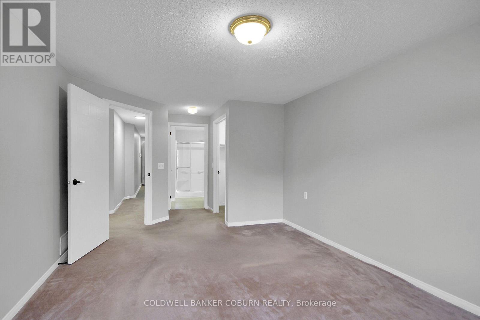 F - 10 Daybreak Street Property Photo 11