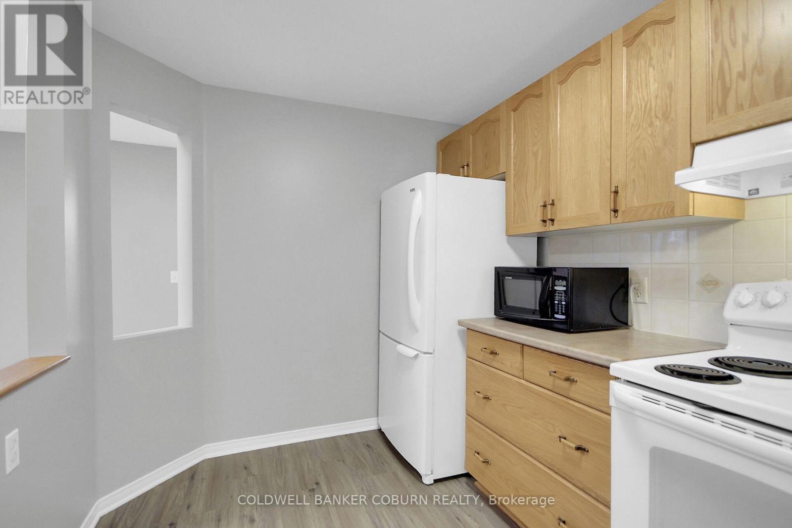 F - 10 Daybreak Street Property Photo 17