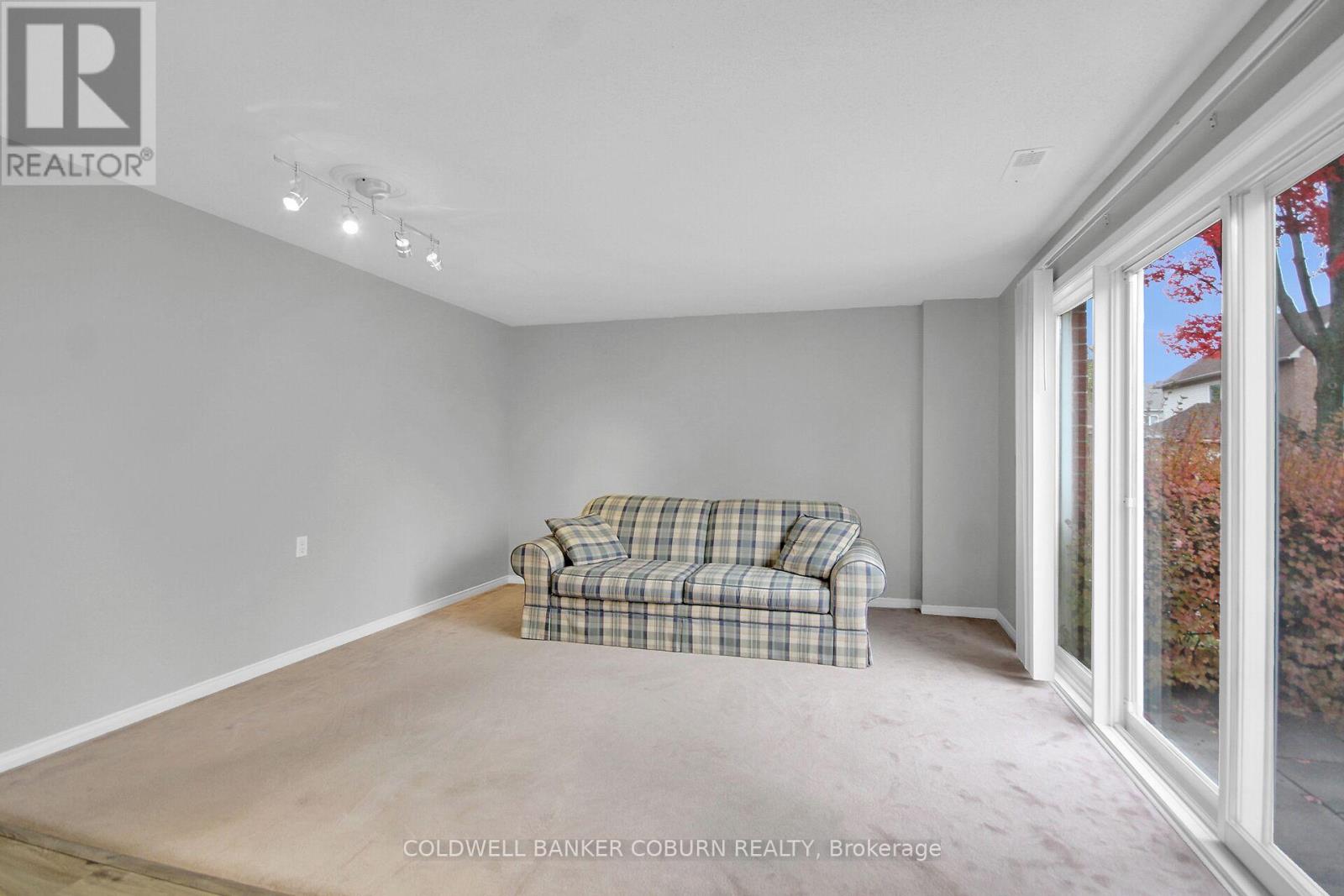 F - 10 Daybreak Street Property Photo 25