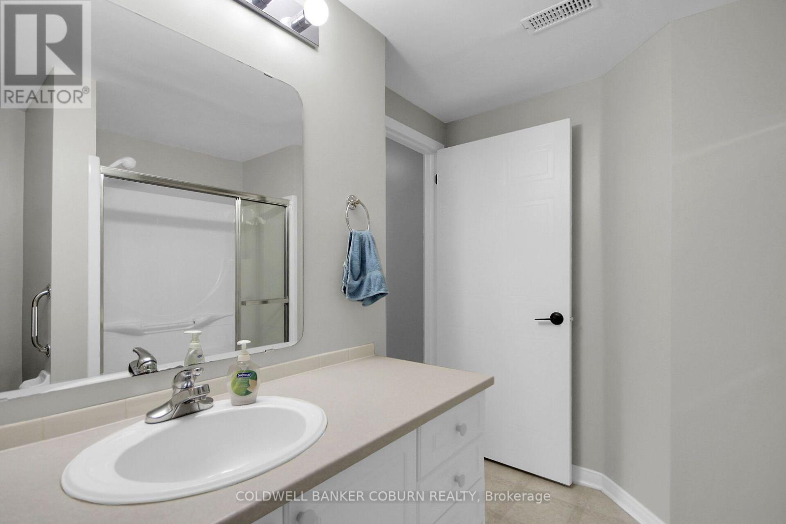 F - 10 Daybreak Street Property Photo 28
