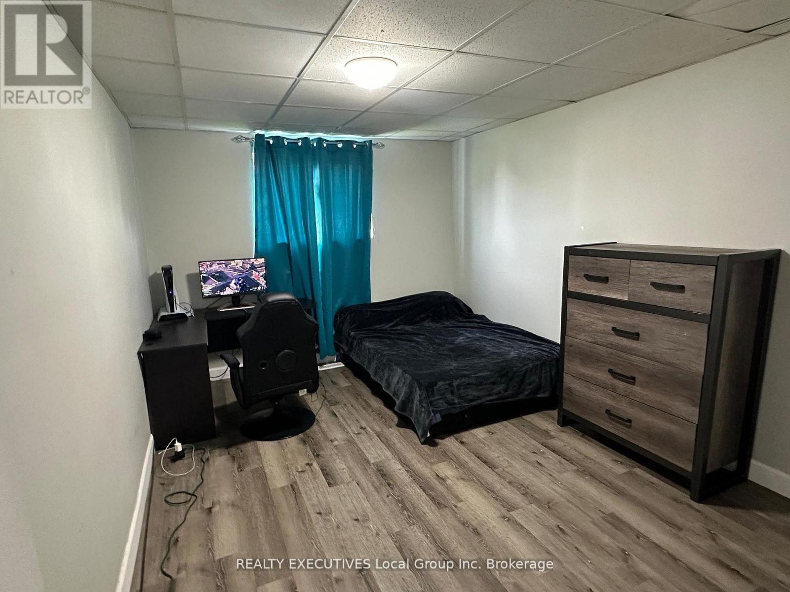 26 Spring Street Property Photo 10
