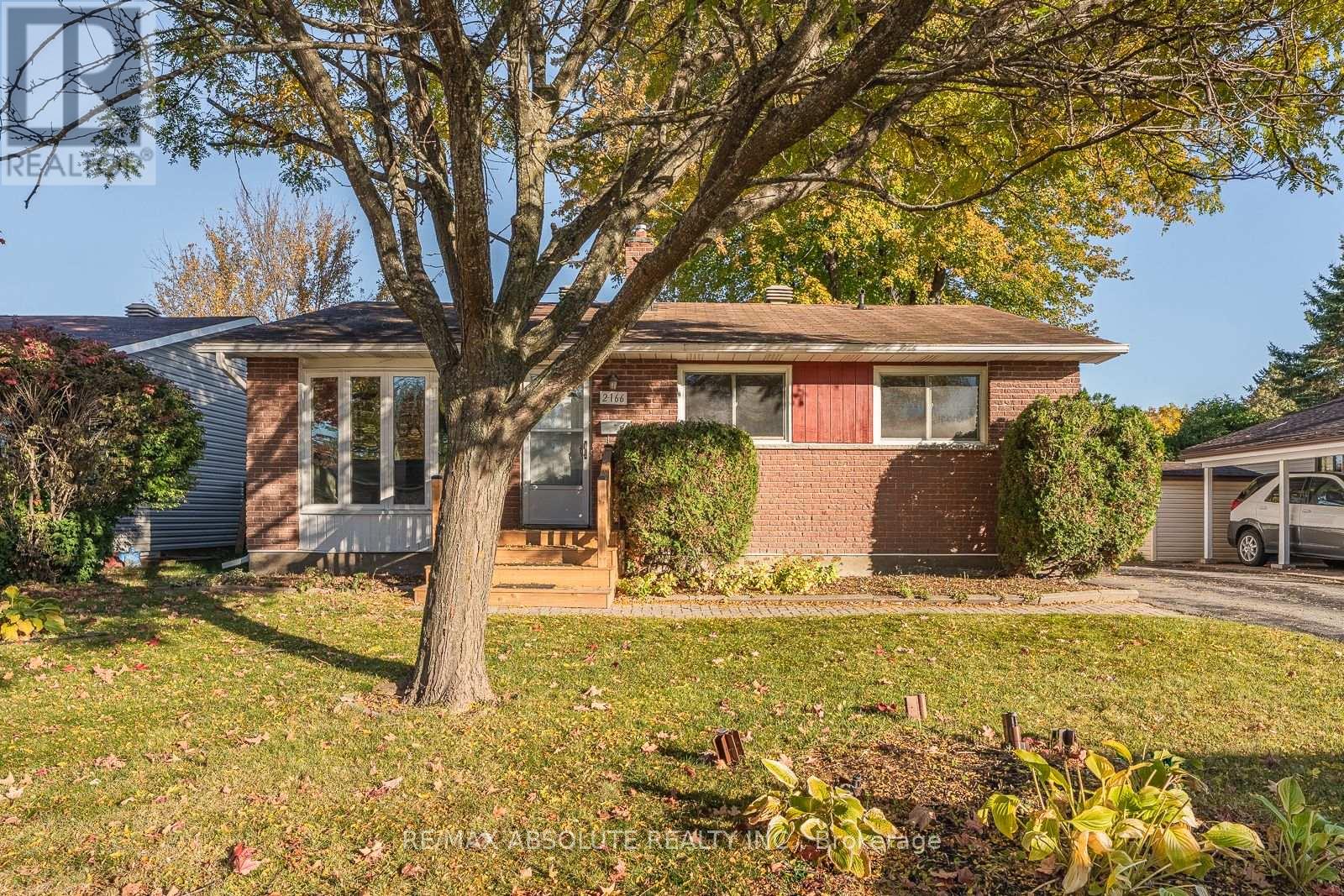 2166 Monson Crescent Property Photo 2