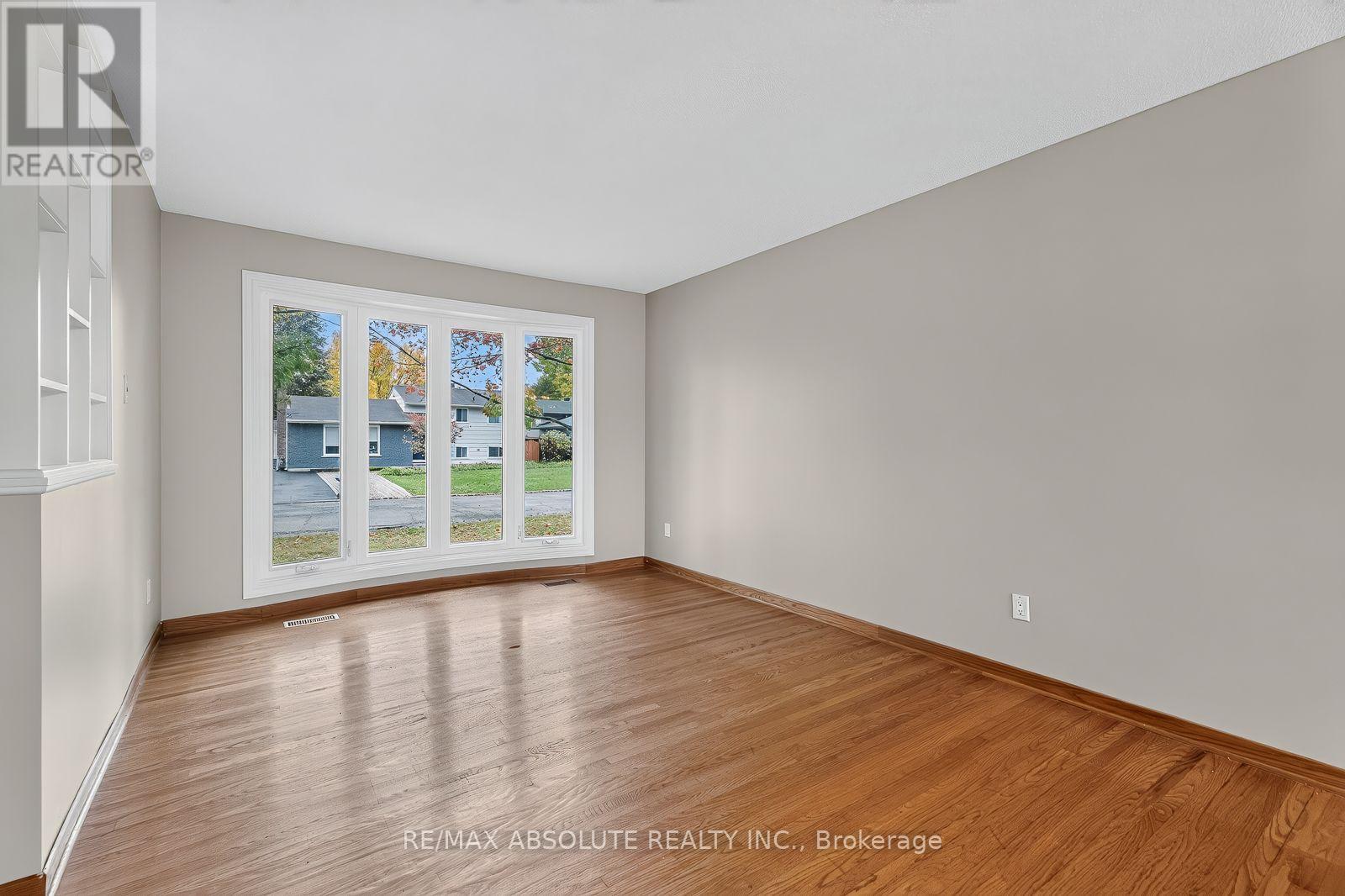 2166 Monson Crescent Property Photo 11