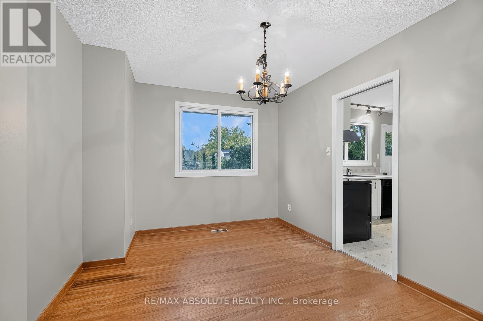 2166 Monson Crescent Property Photo 17