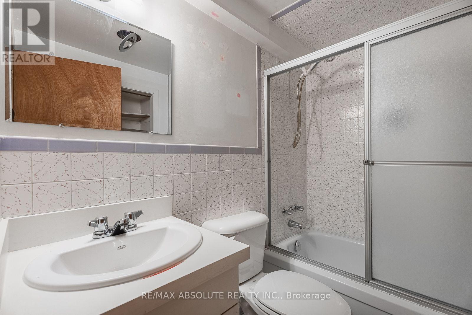 2166 Monson Crescent Property Photo 27
