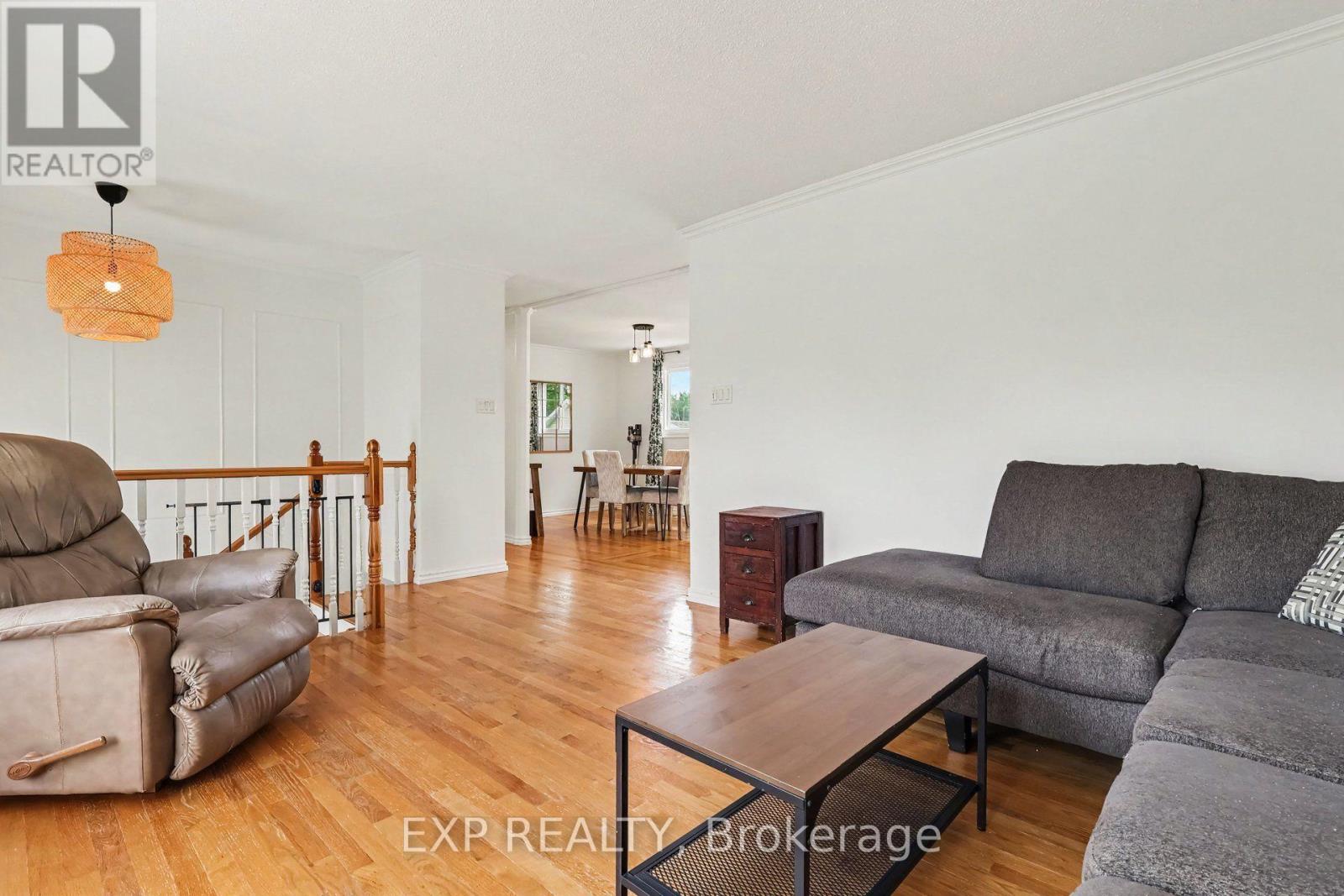 18 Centre Street Property Photo 6