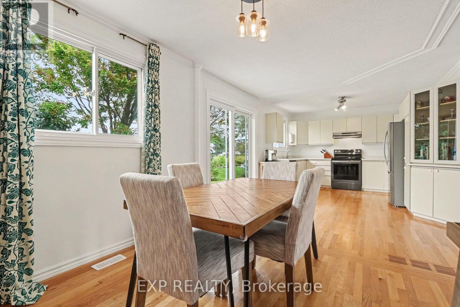 18 Centre Street Property Photo 11